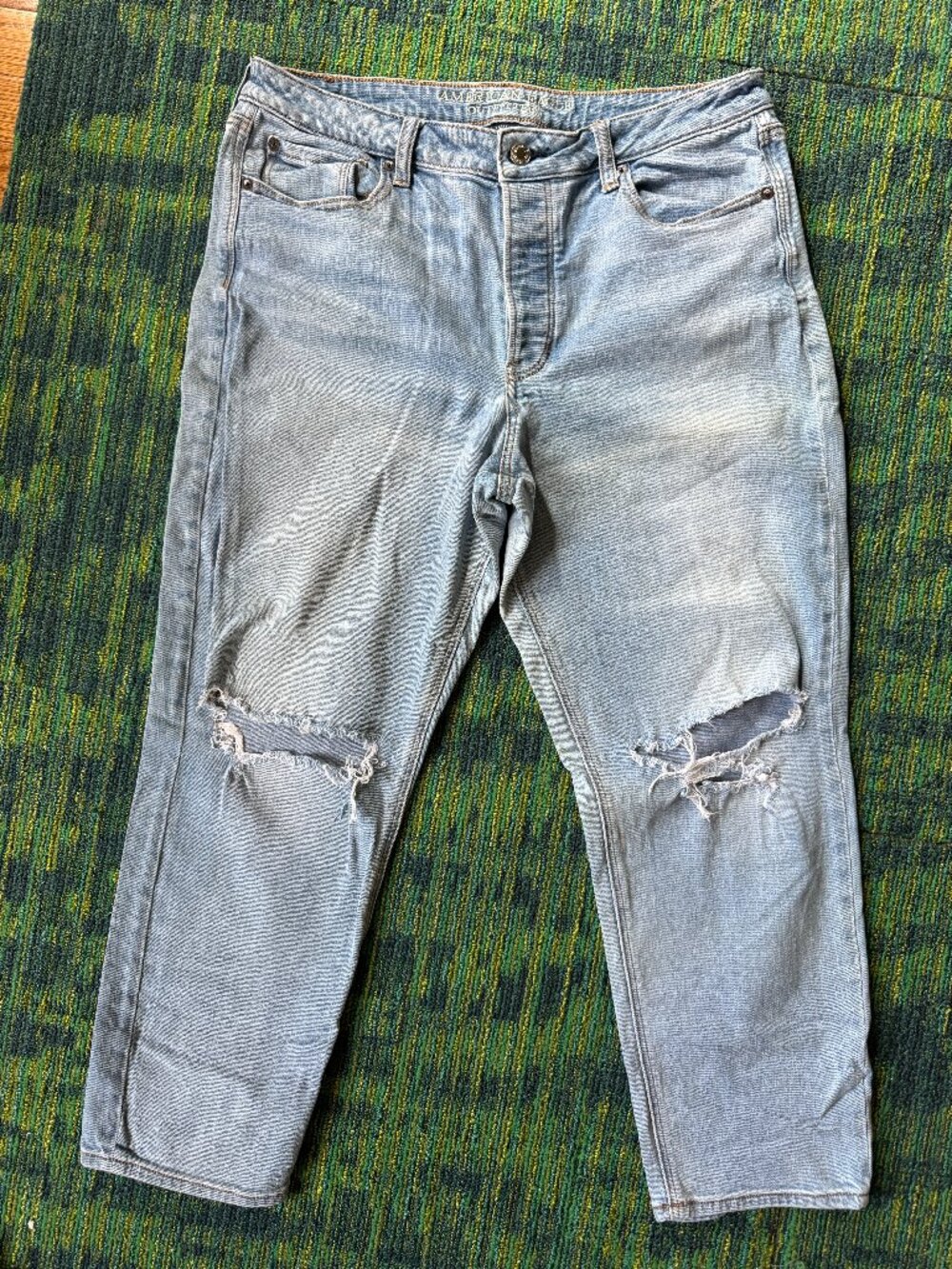 American Eagle Distressed Jeans